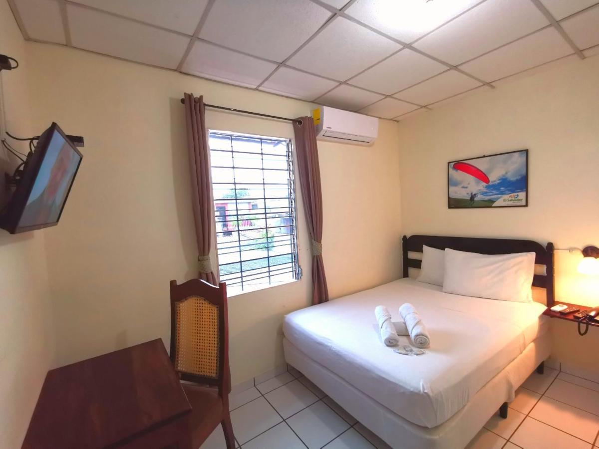Hotel Armonia Hostal San Salvador Extérieur photo